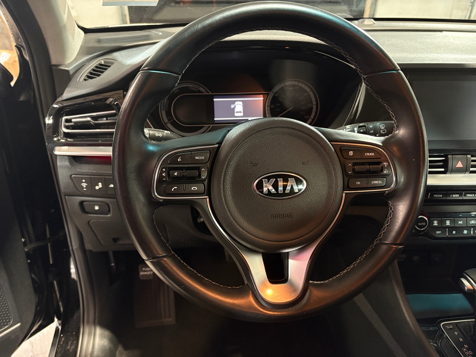 Thumbnail: 2021 Kia Niro - 5