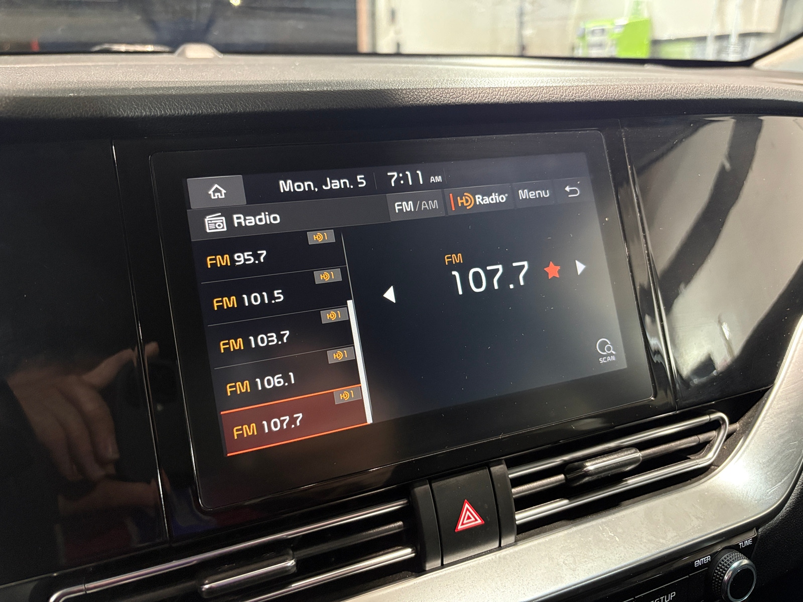 Thumbnail: 2021 Kia Niro - 4