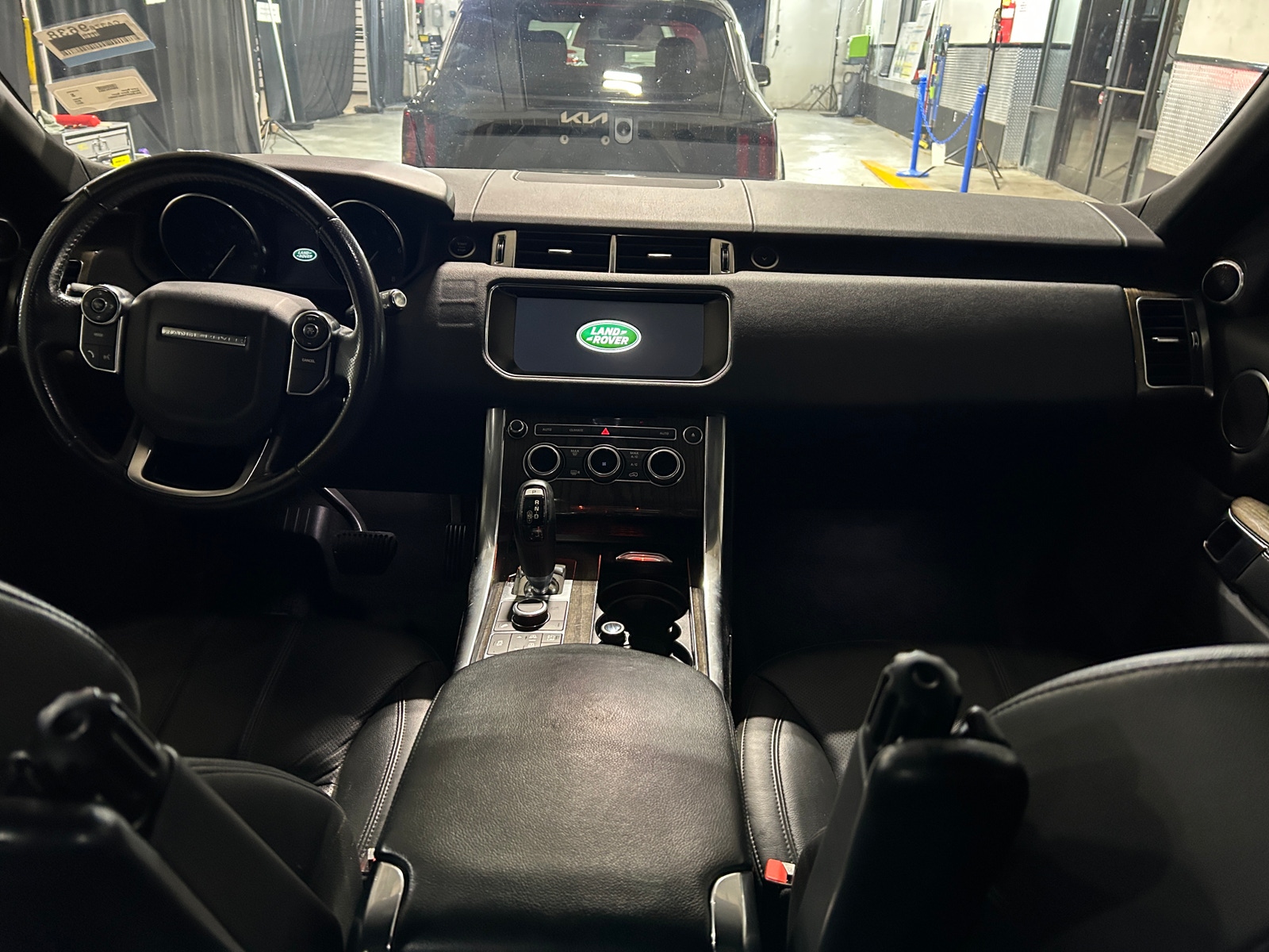 Thumbnail: 2017 Land Rover Range Rover Sport - 2