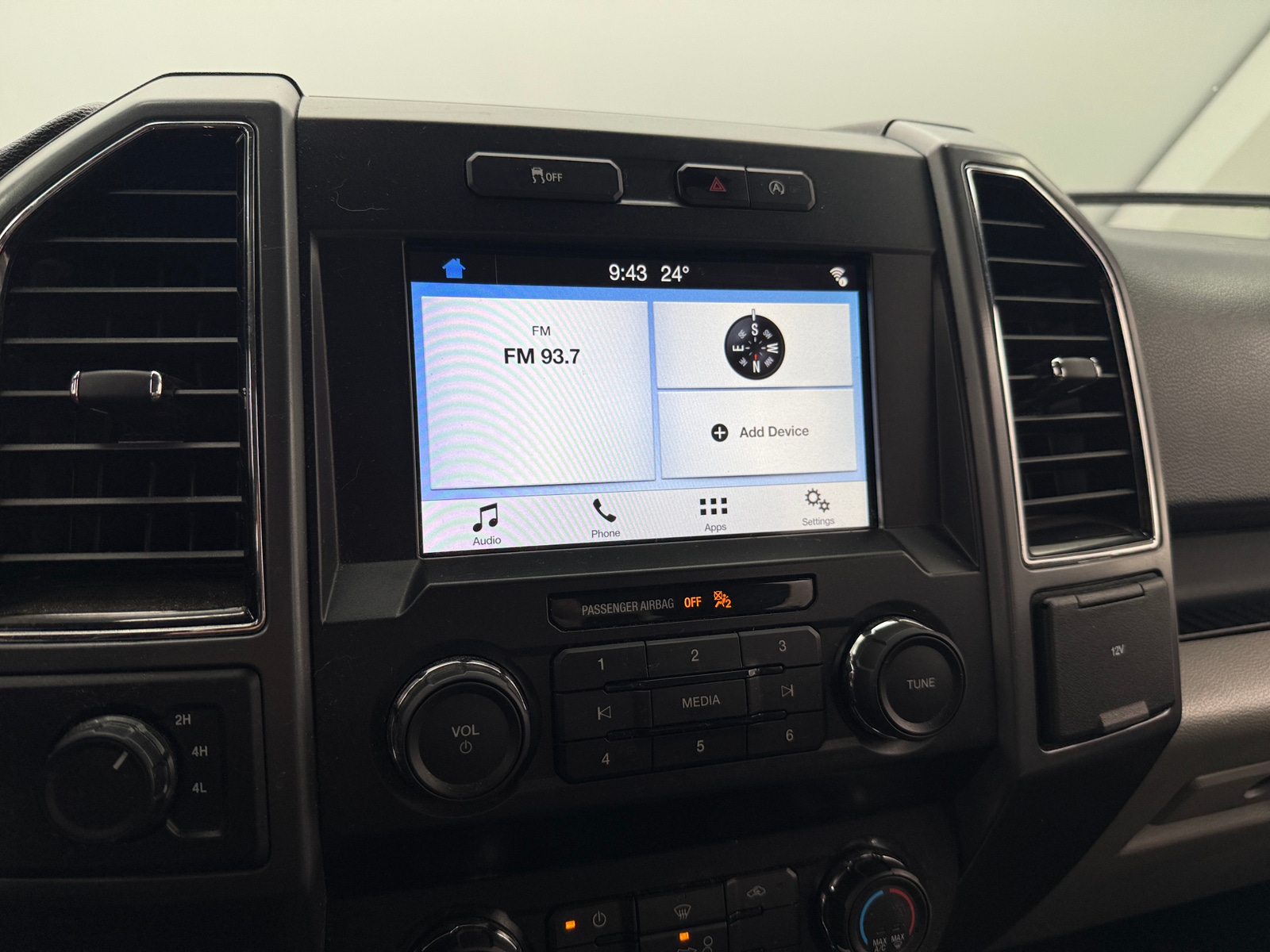 Thumbnail: 2019 Ford Econoline - 4