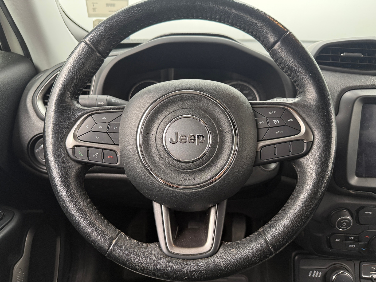 Thumbnail: 2019 Jeep Renegade - 4