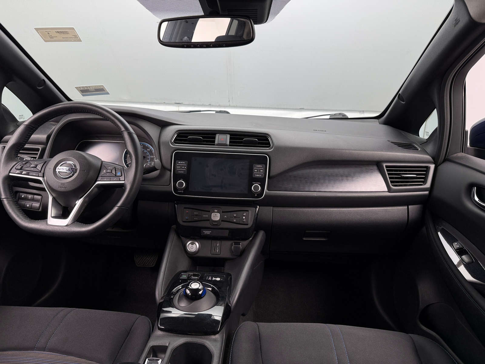 Thumbnail: 2020 Nissan Leaf - 3