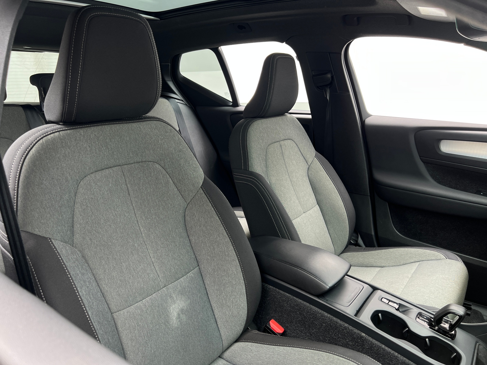 Thumbnail: 2024 Volvo XC40 - 2