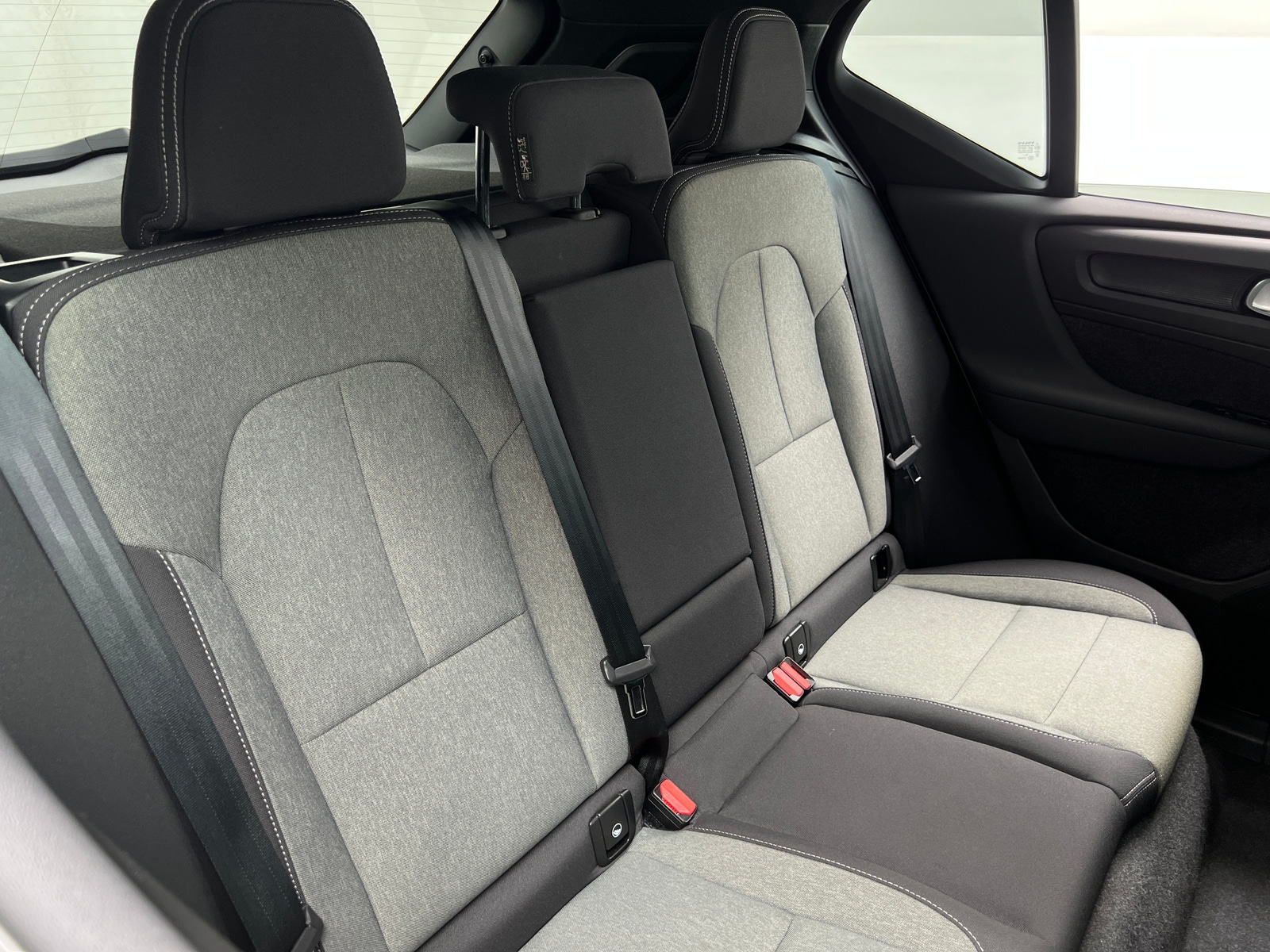 Thumbnail: 2024 Volvo XC40 - 6