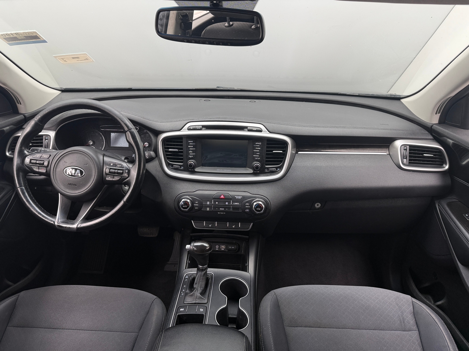 Thumbnail: 2017 Kia Sorento - 3