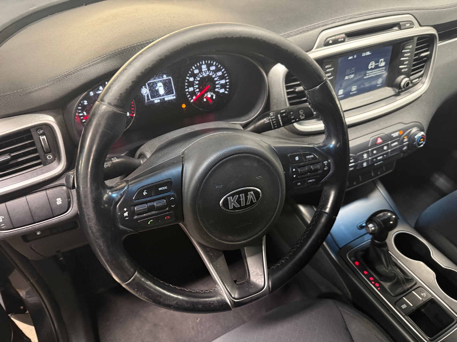 Thumbnail: 2017 Kia Sorento - 5