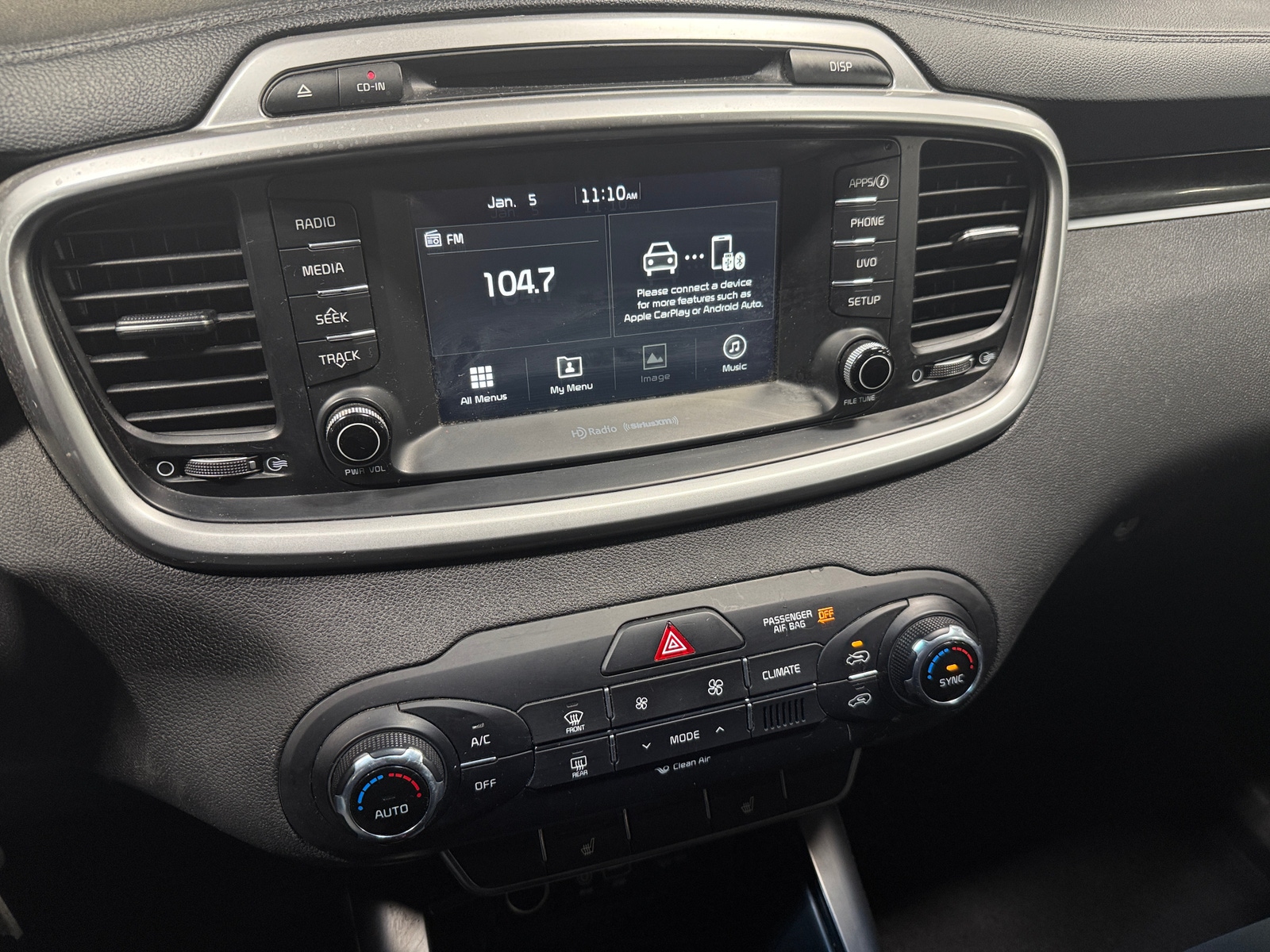 Thumbnail: 2017 Kia Sorento - 4