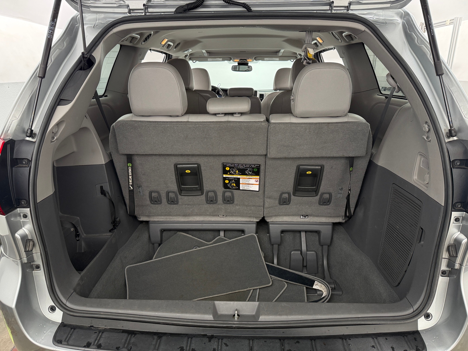 Thumbnail: 2020 Toyota Sienna - 6