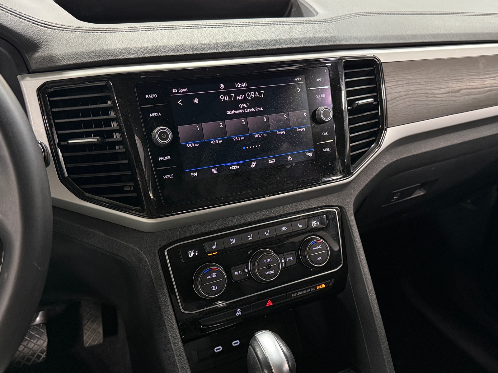 Thumbnail: 2022 Volkswagen Atlas - 3