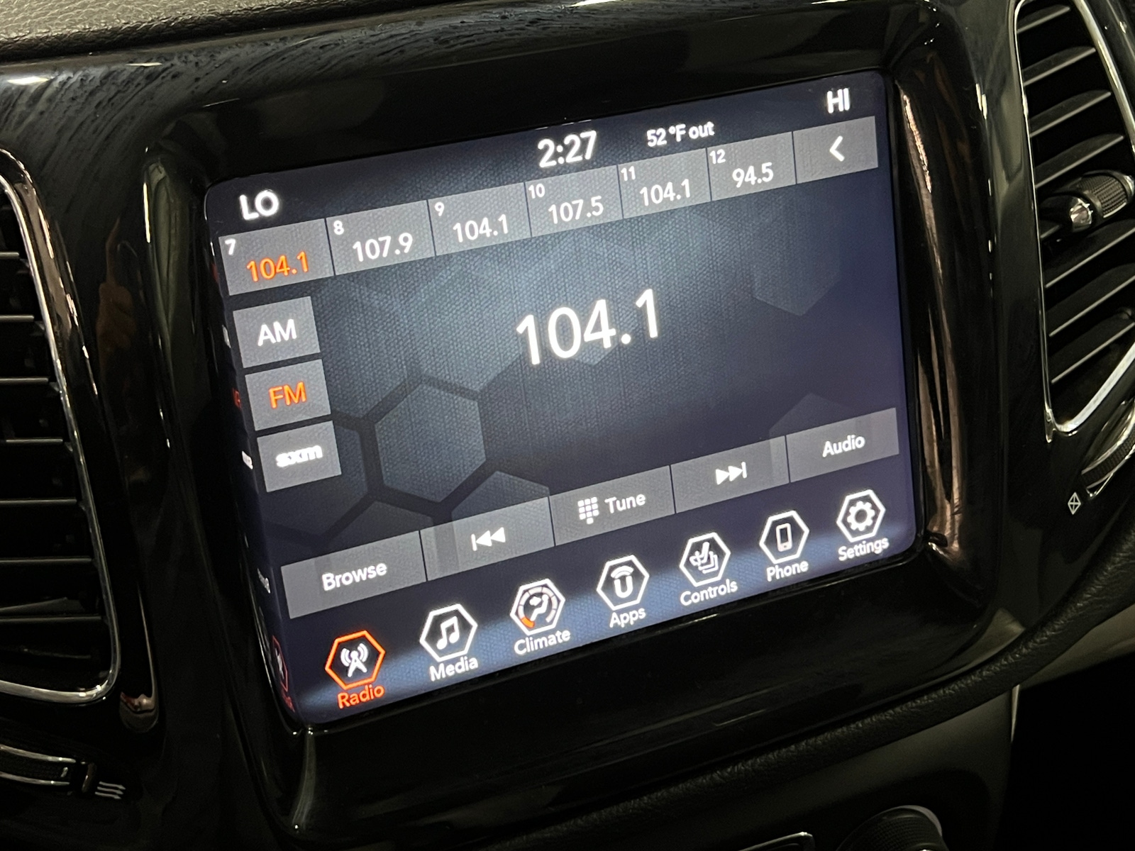 Thumbnail: 2020 Jeep Compass - 3