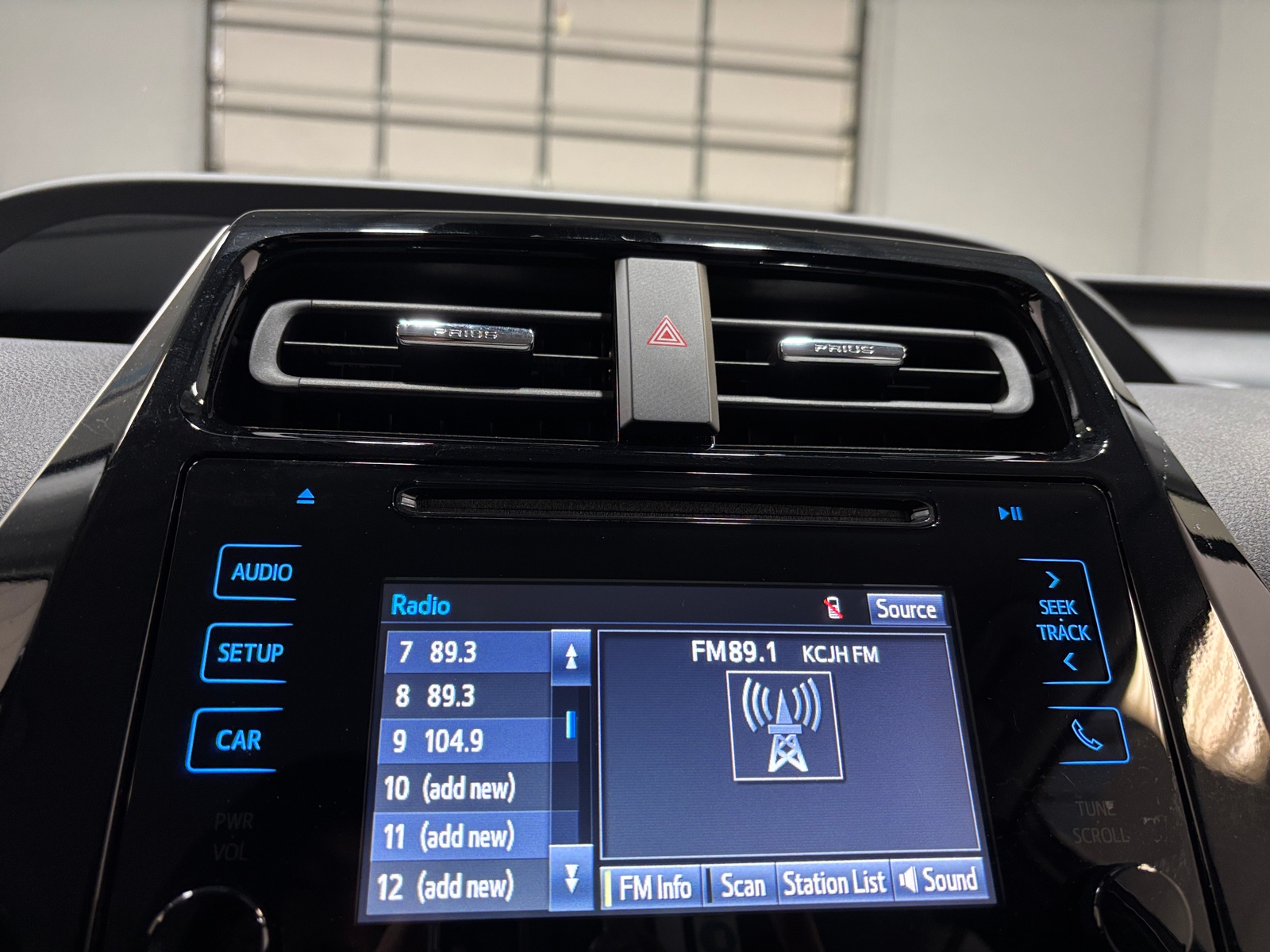 Thumbnail: 2018 Toyota Prius - 4