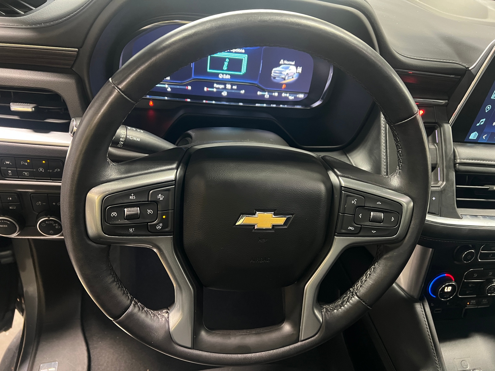 Thumbnail: 2022 Chevrolet Suburban - 4