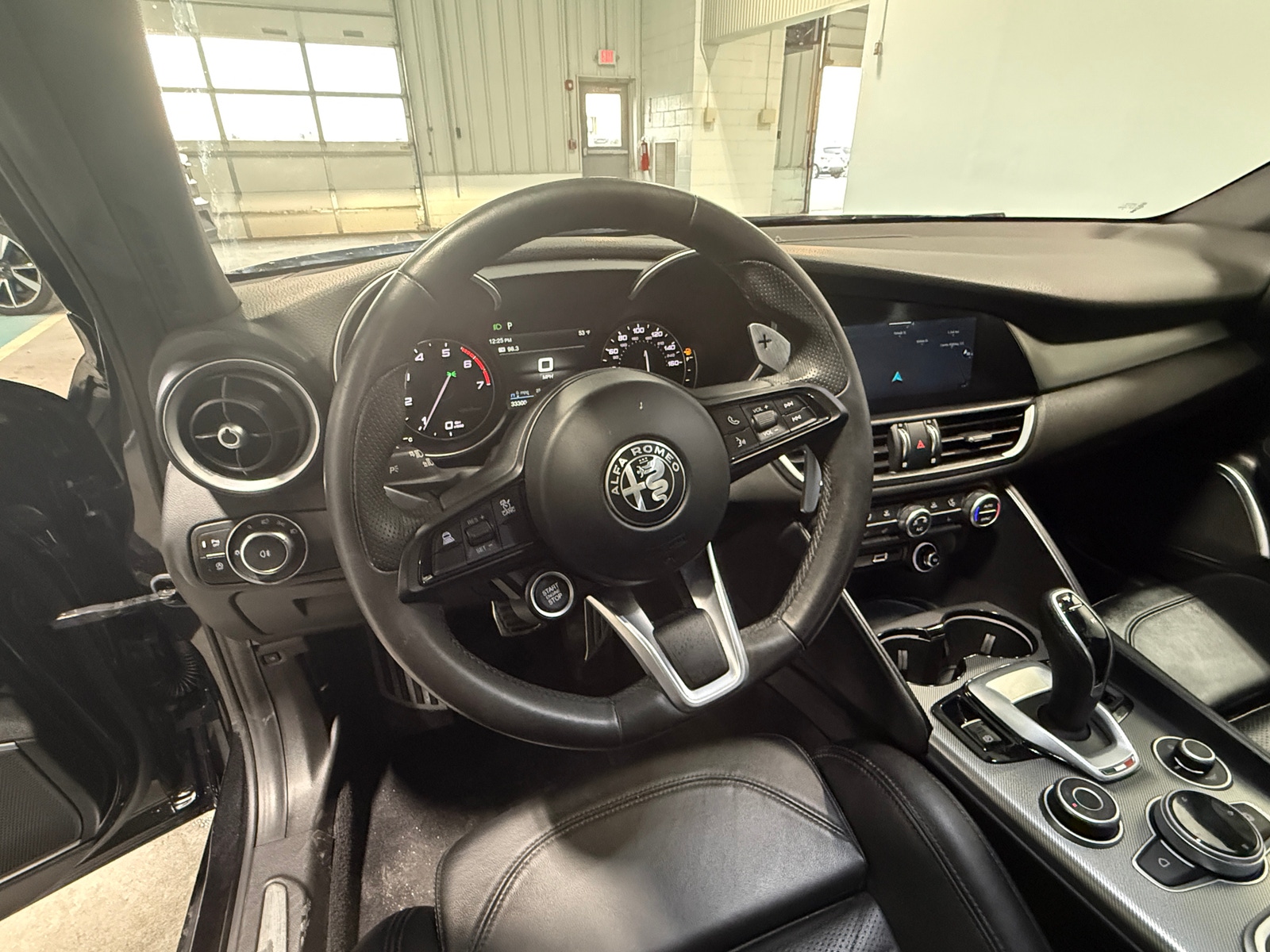 Thumbnail: 2022 Alfa Romeo Giulia - 4