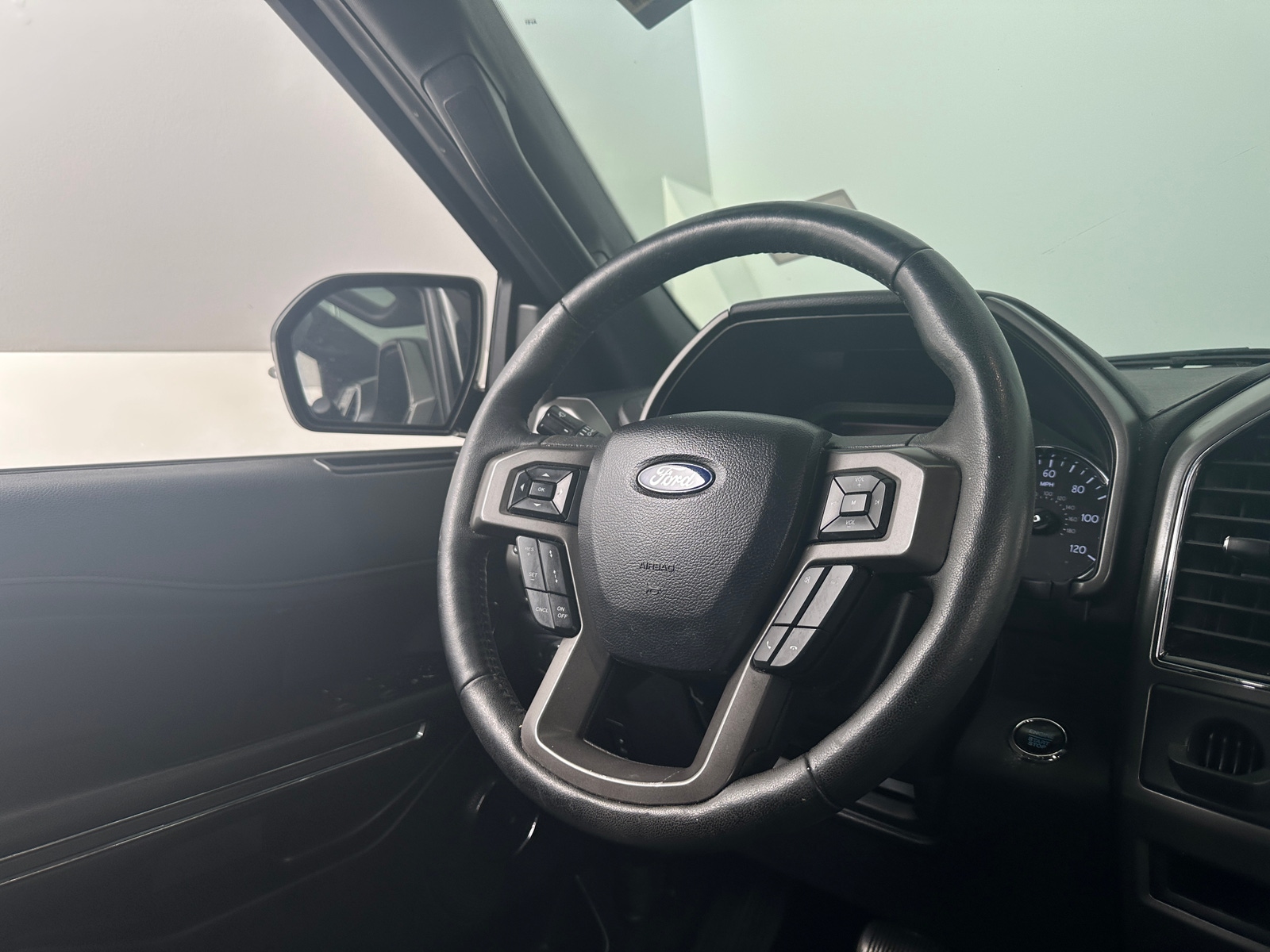 Thumbnail: 2019 Ford Expedition - 5