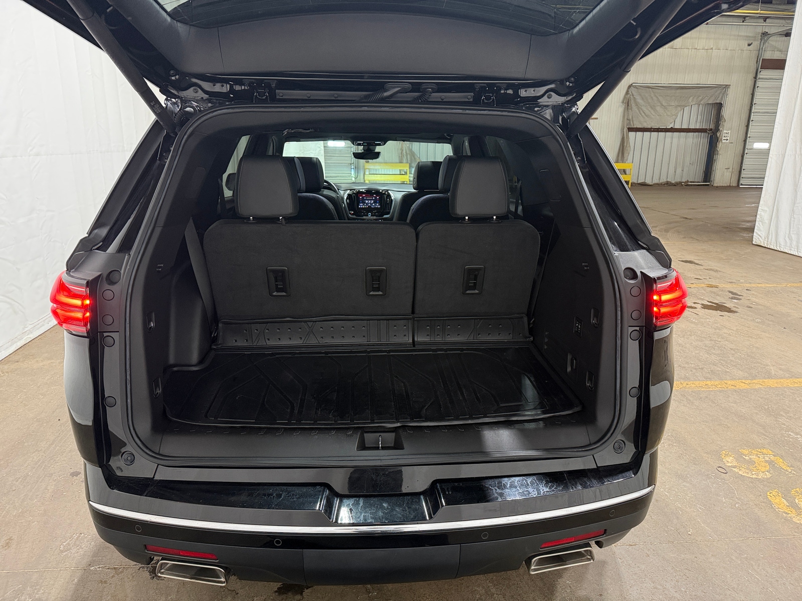 Thumbnail: 2022 Chevrolet Traverse - 6