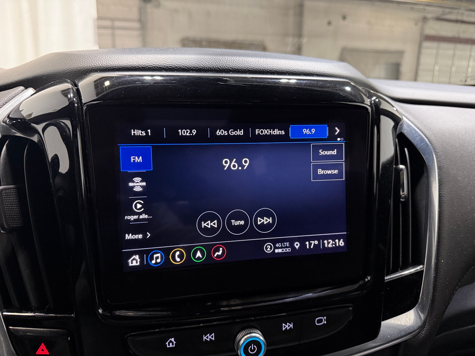 Thumbnail: 2022 Chevrolet Traverse - 3