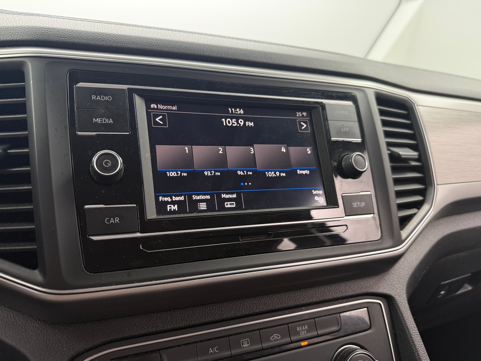 Thumbnail: 2019 Volkswagen Atlas - 4