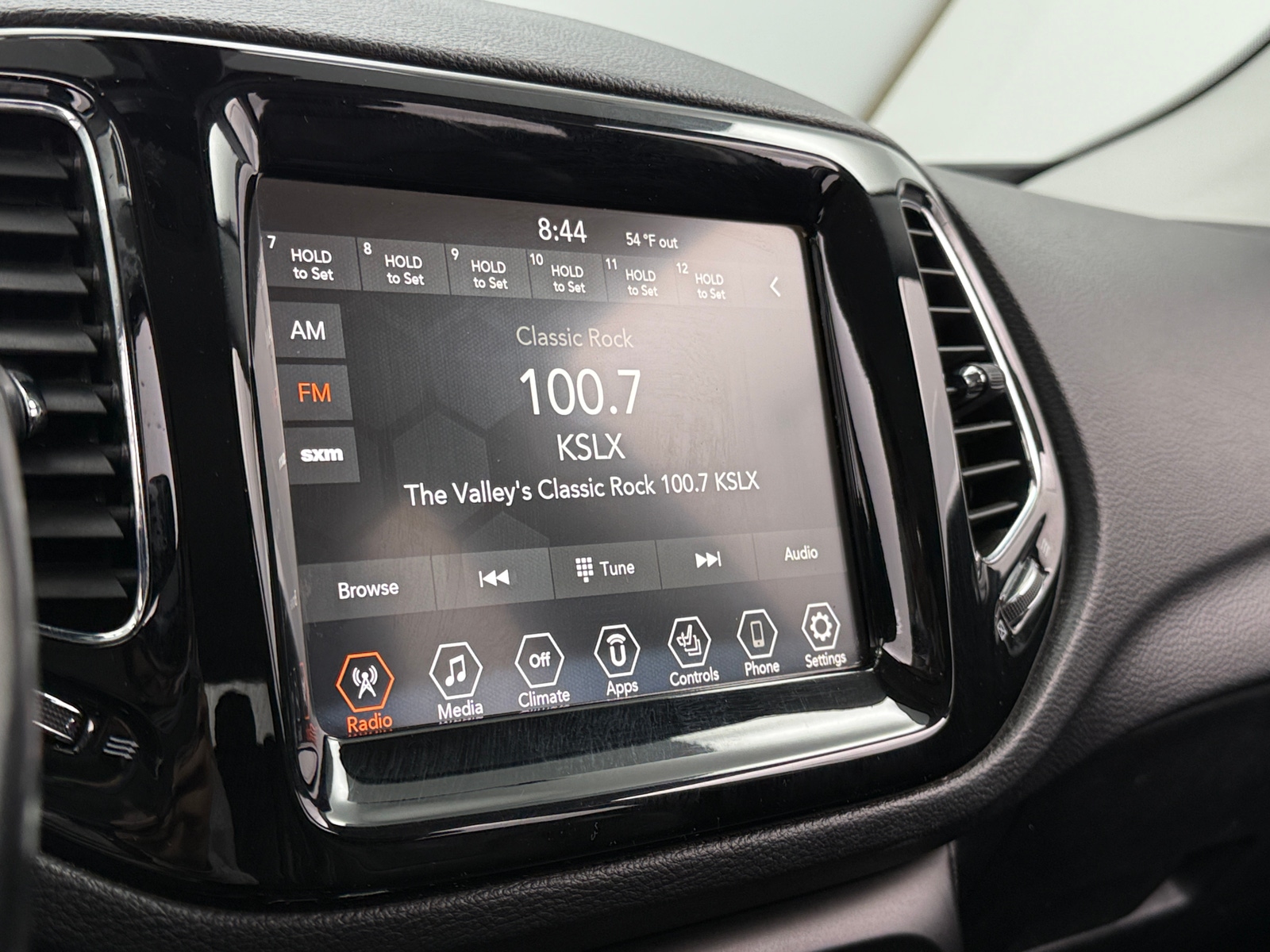 Thumbnail: 2021 Jeep Compass - 3