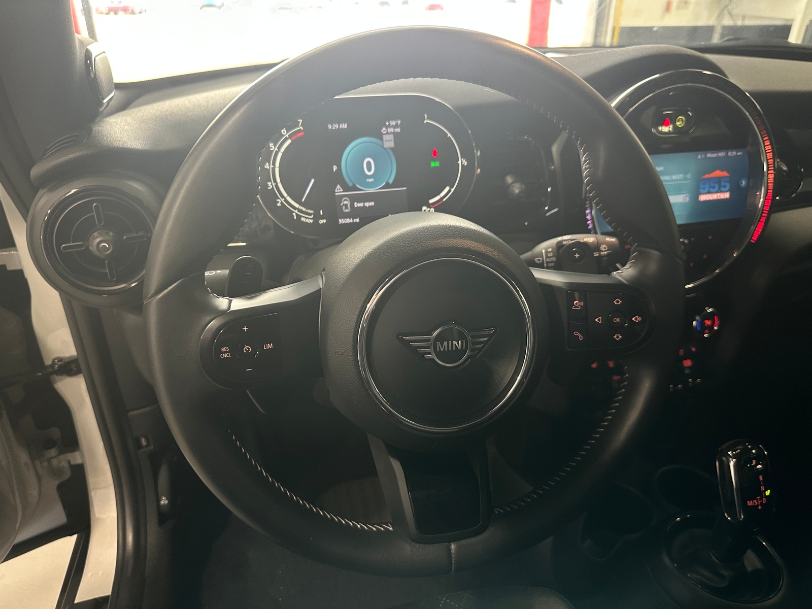 Thumbnail: 2022 MINI Cooper Hardtop - 4