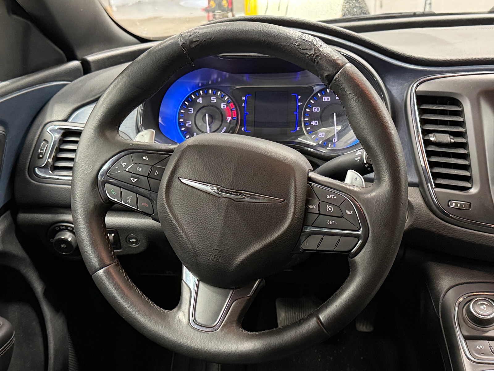 Thumbnail: 2016 Chrysler 200 - 5