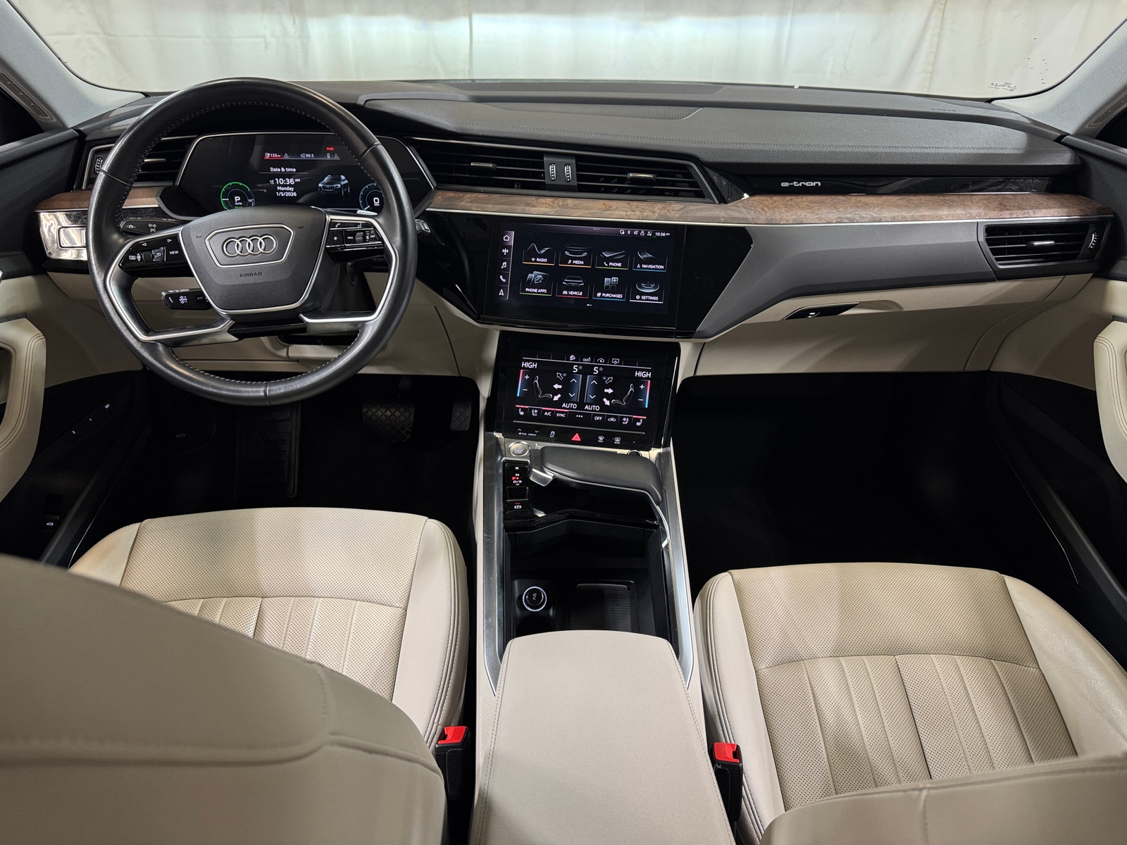 Thumbnail: 2019 Audi e-tron - 2