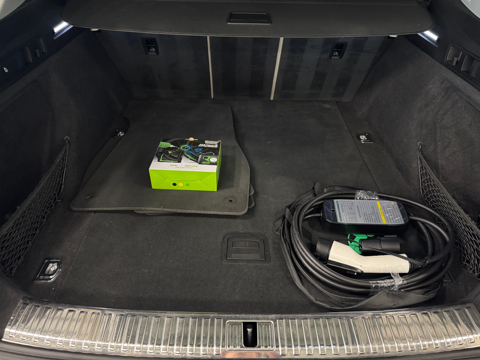 Thumbnail: 2019 Audi e-tron - 6