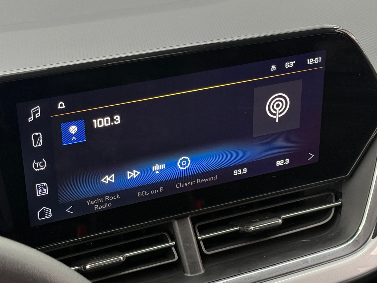 Thumbnail: 2025 Chevrolet Trax - 4