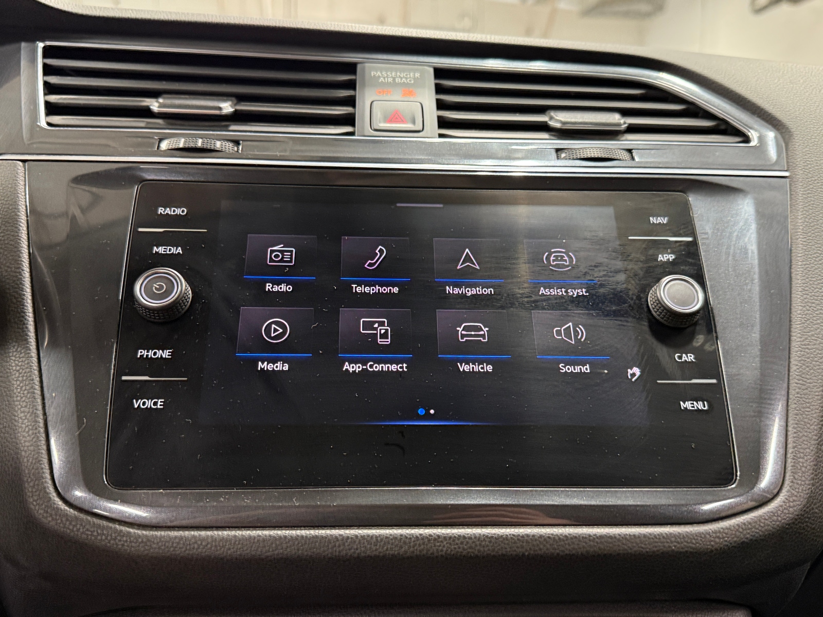 Thumbnail: 2021 Volkswagen Tiguan - 3