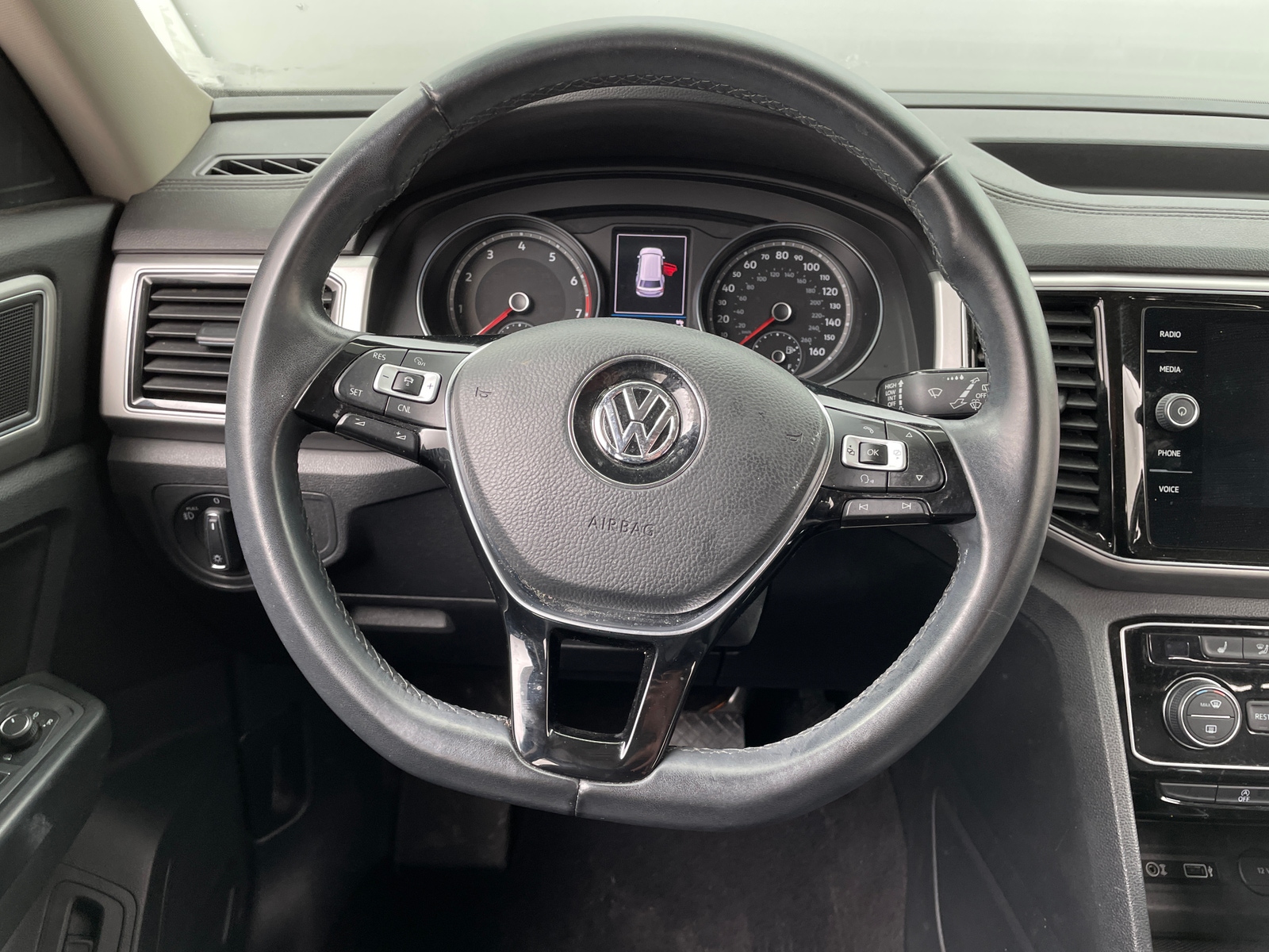 Thumbnail: 2018 Volkswagen Atlas - 4