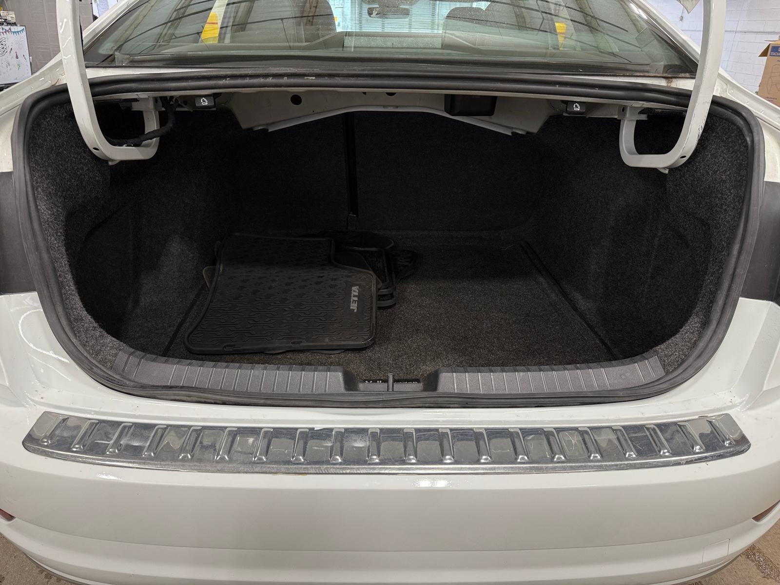 Thumbnail: 2019 Volkswagen Jetta - 6