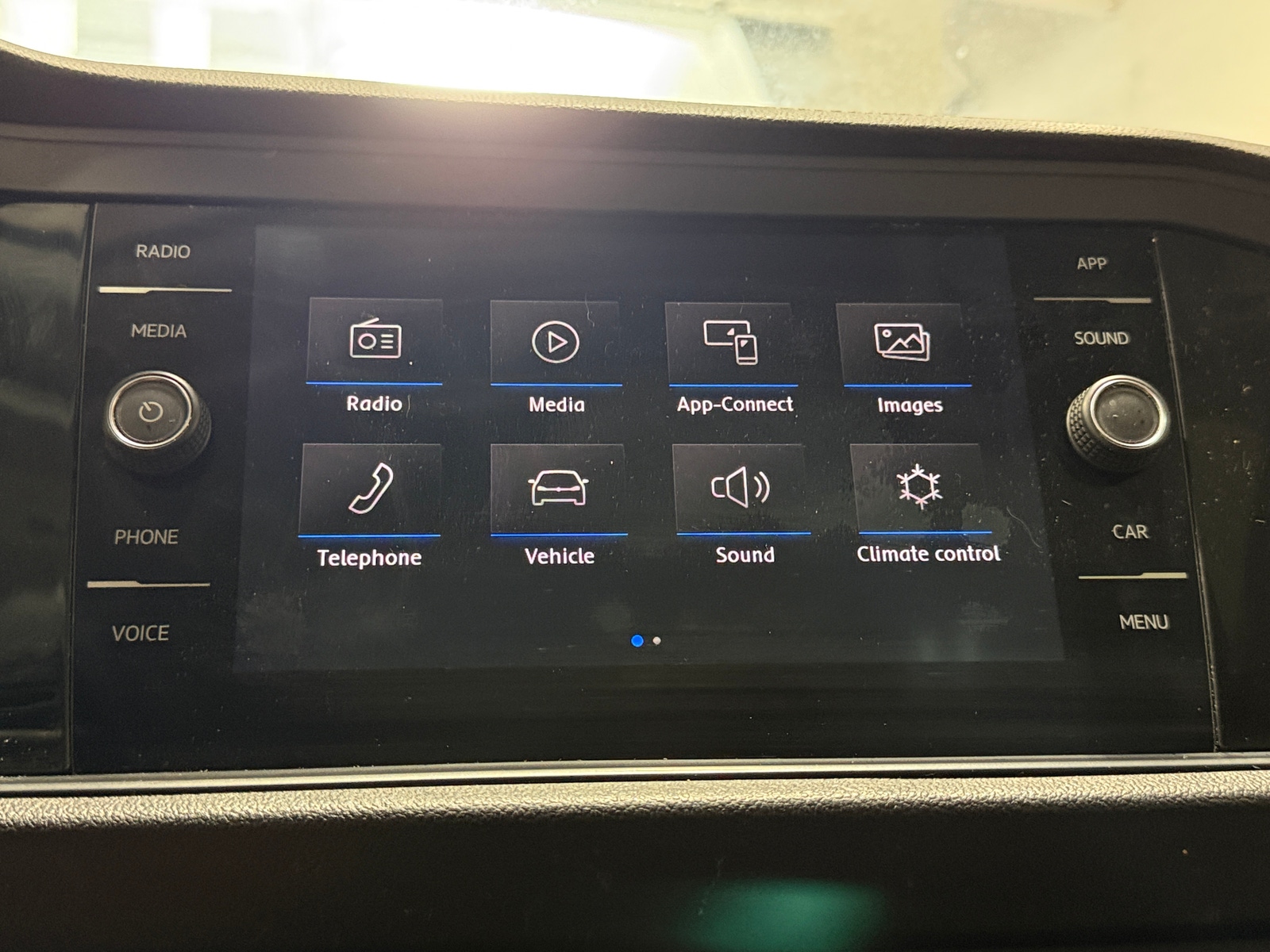 Thumbnail: 2019 Volkswagen Jetta - 3