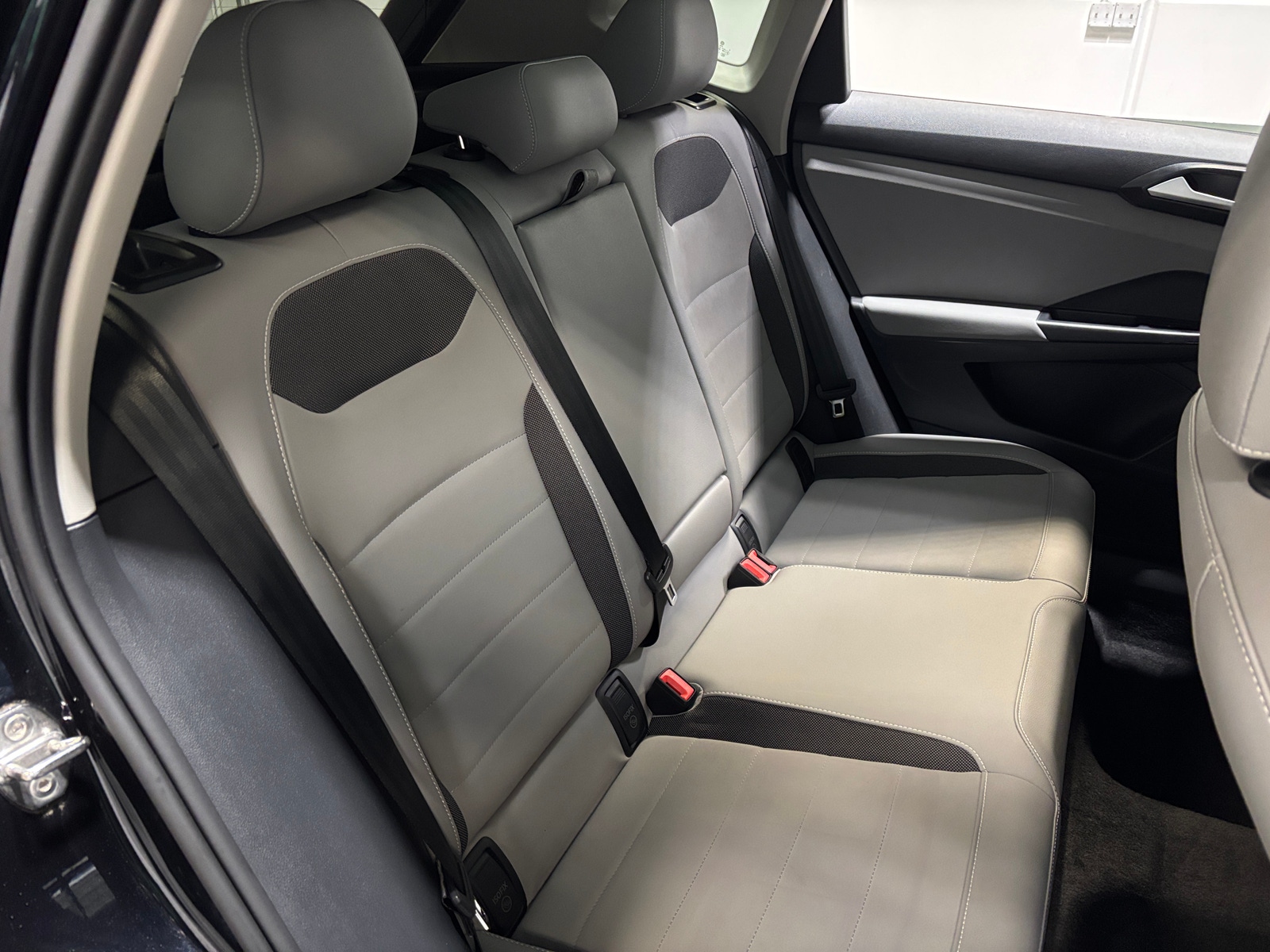 Thumbnail: 2023 Volkswagen Taos - 5