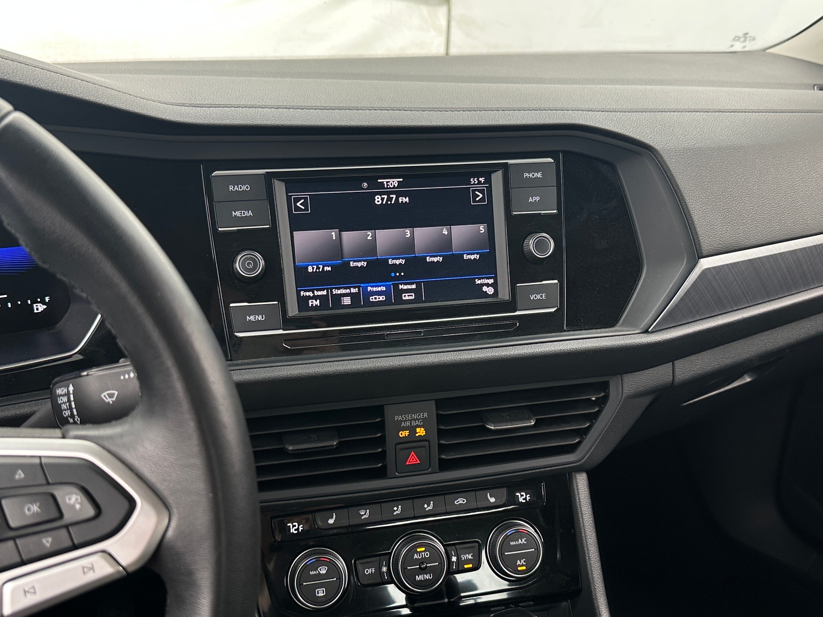 Thumbnail: 2024 Volkswagen Jetta - 4