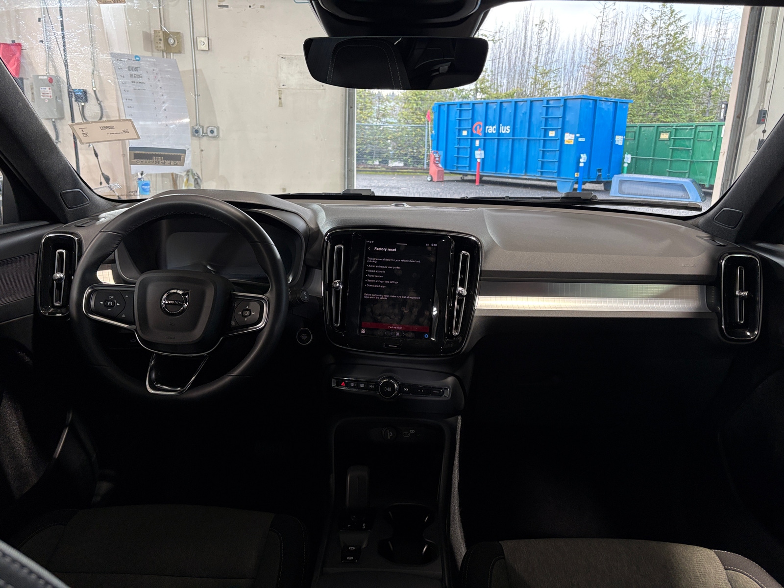 Thumbnail: 2024 Volvo XC40 - 3