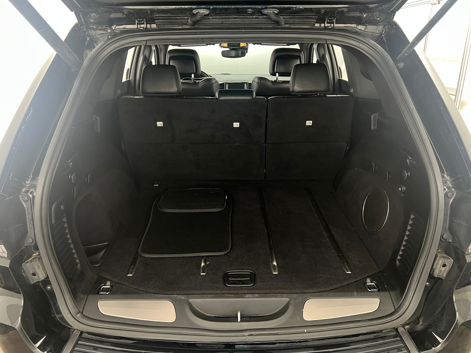 Thumbnail: 2017 Jeep Grand Cherokee - 7