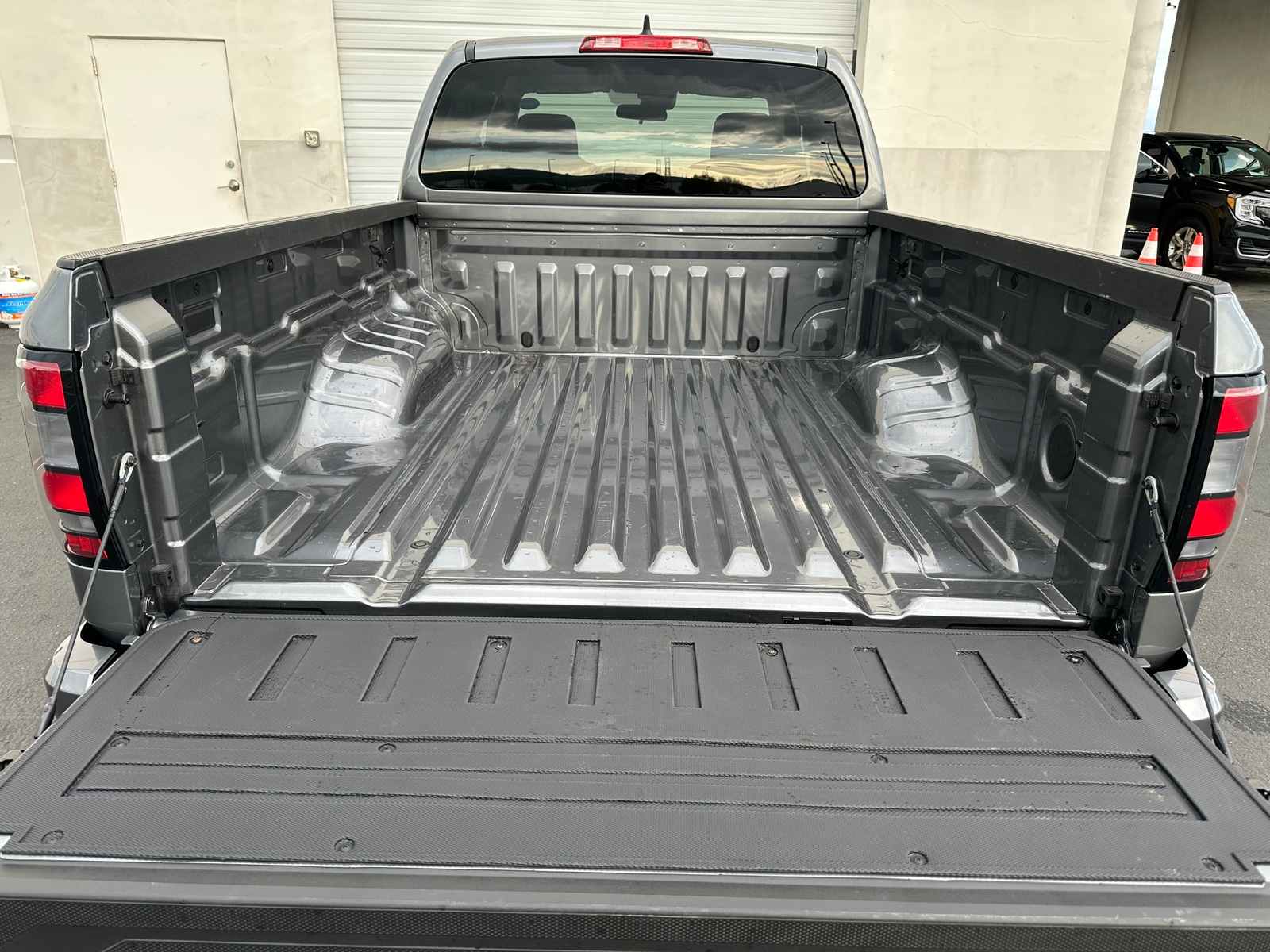 Thumbnail: 2025 Nissan Frontier - 7