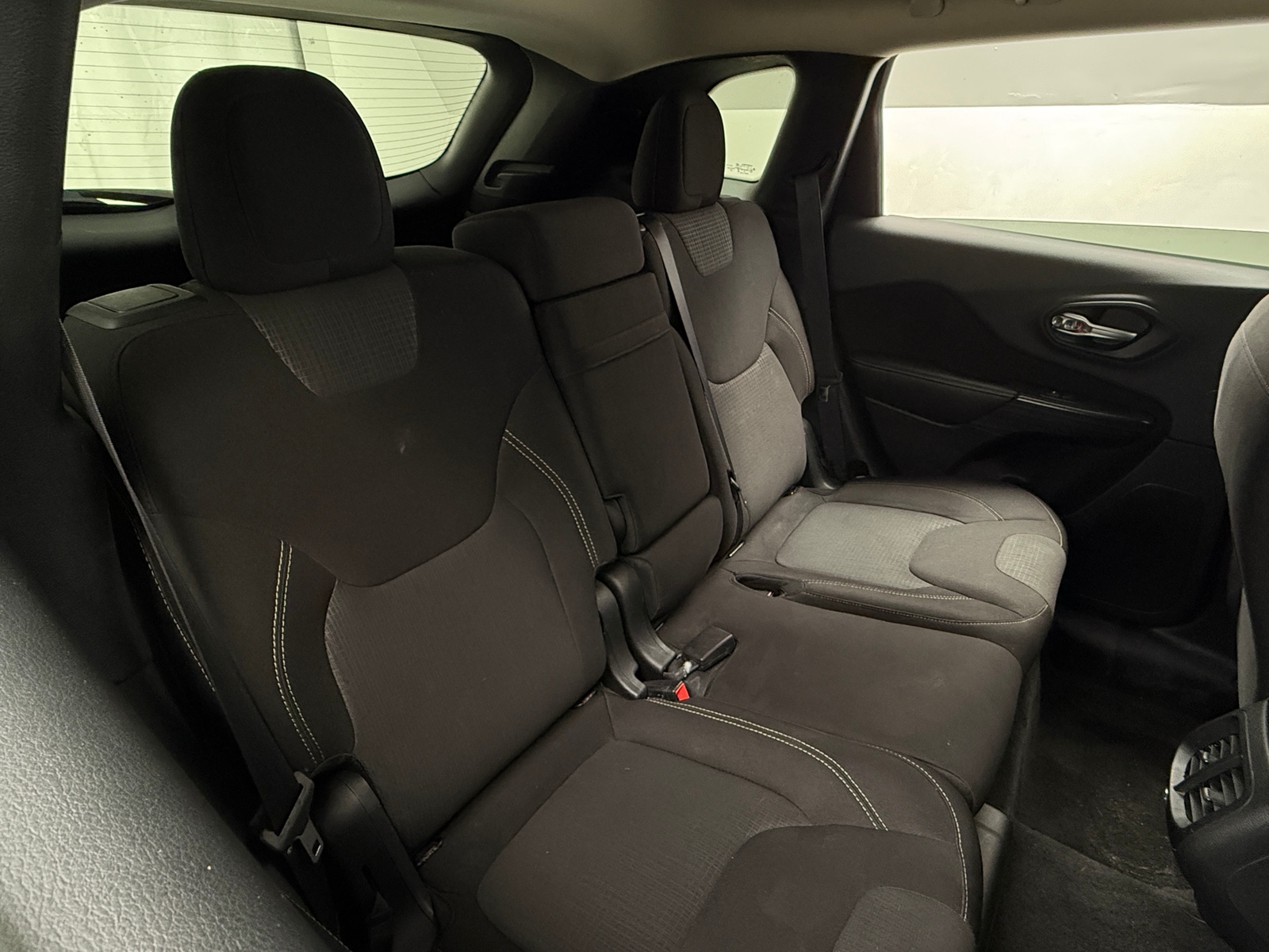 Thumbnail: 2016 Jeep Cherokee - 6