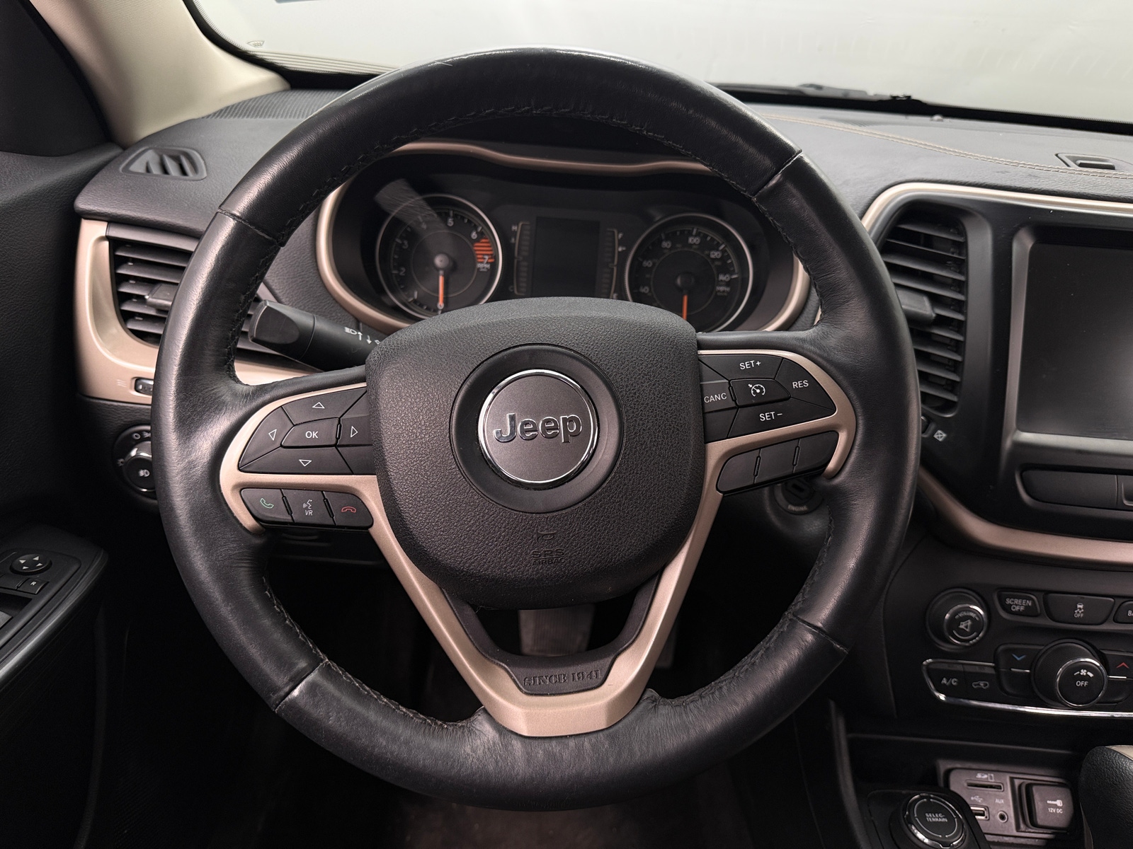 Thumbnail: 2016 Jeep Cherokee - 5