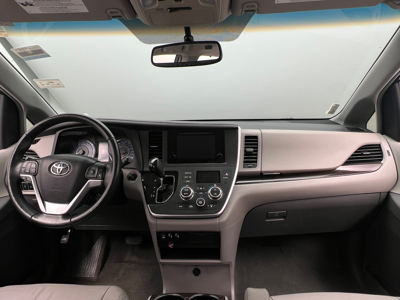 Thumbnail: 2015 Toyota Sienna - 2