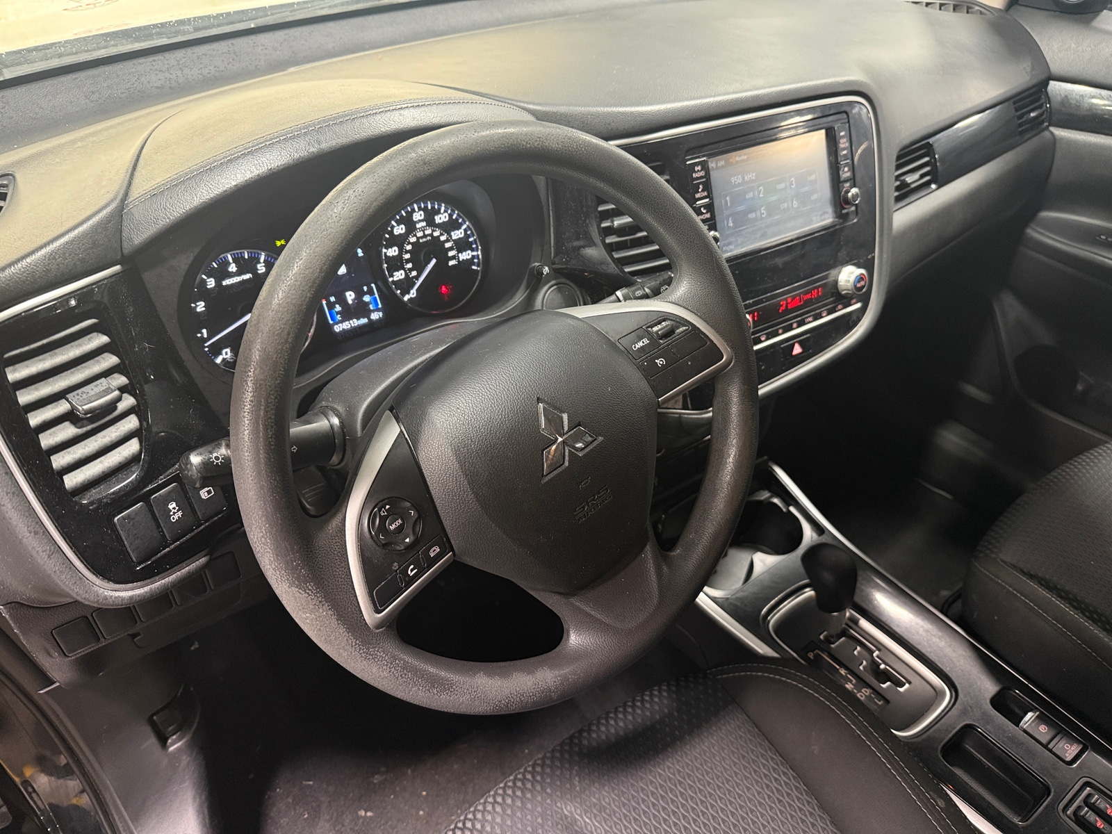 Thumbnail: 2020 Mitsubishi Outlander - 5