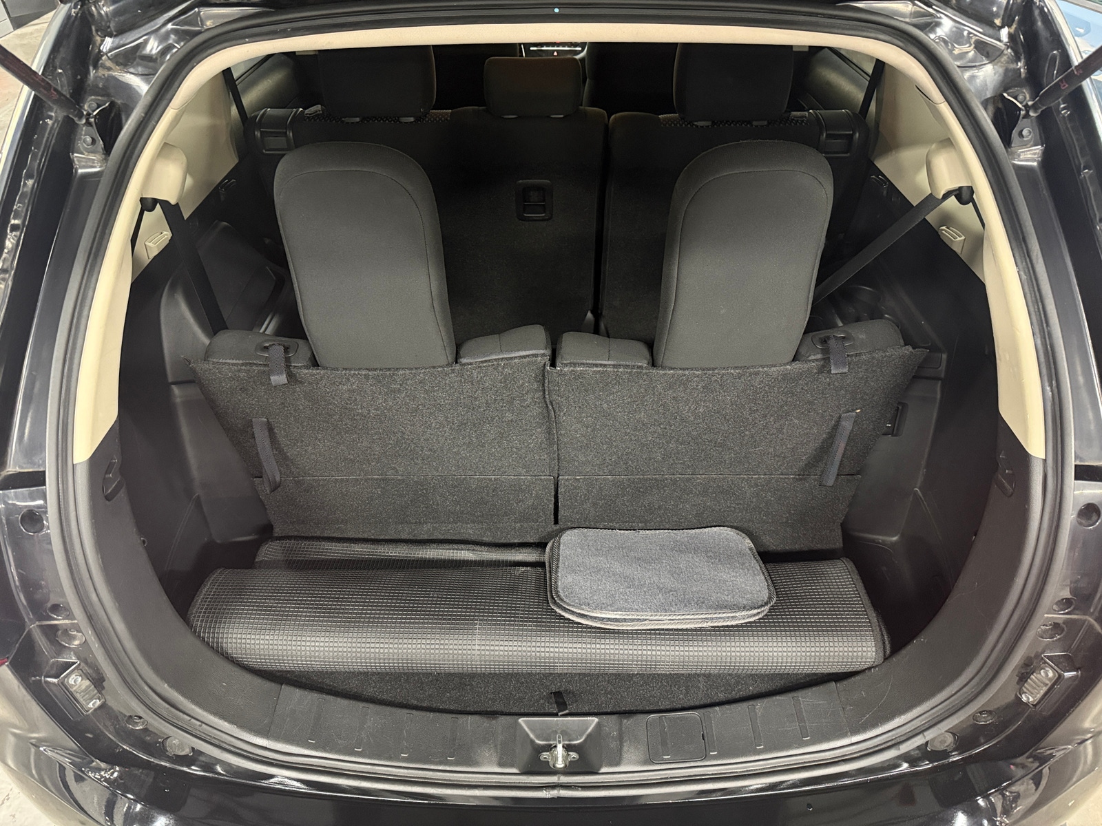 Thumbnail: 2020 Mitsubishi Outlander - 7