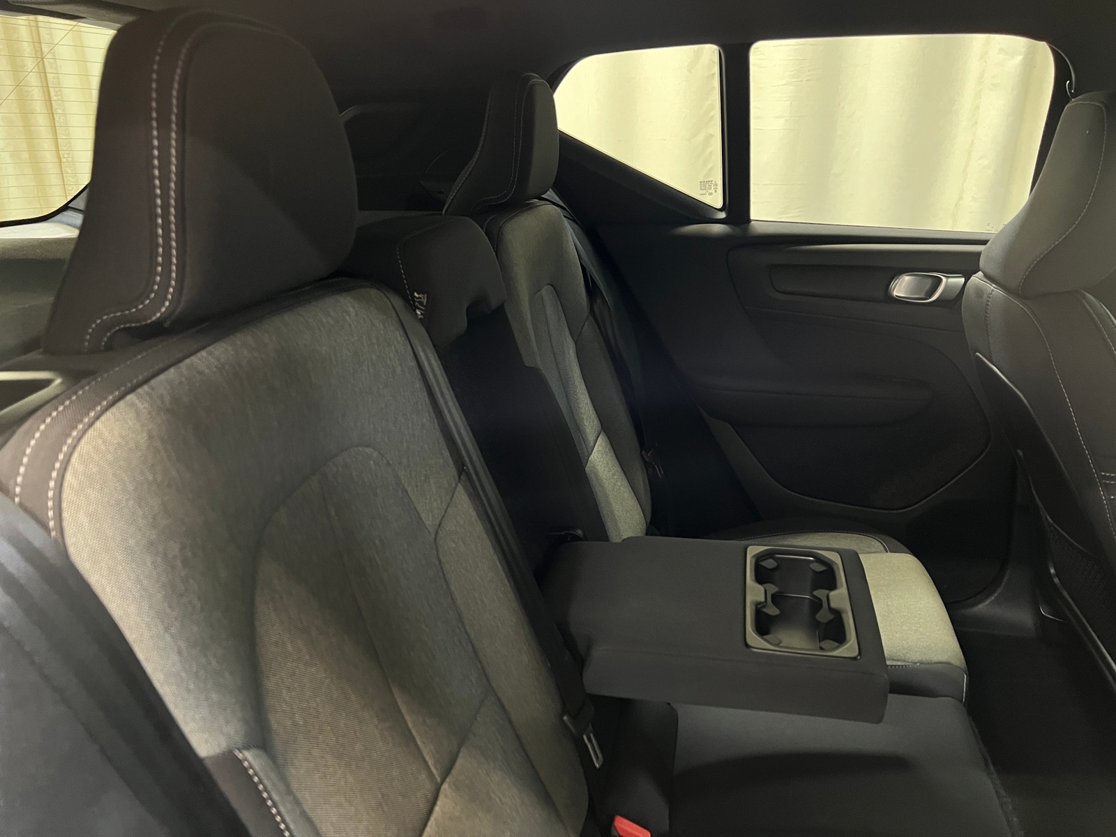 Thumbnail: 2024 Volvo XC40 - 6