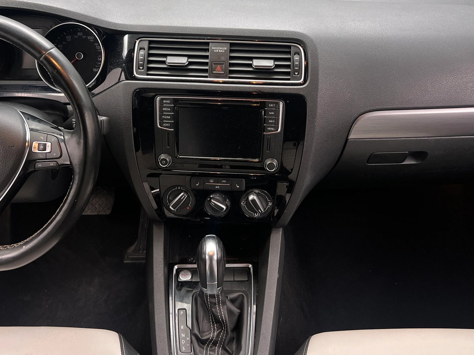 Thumbnail: 2017 Volkswagen Jetta - 2