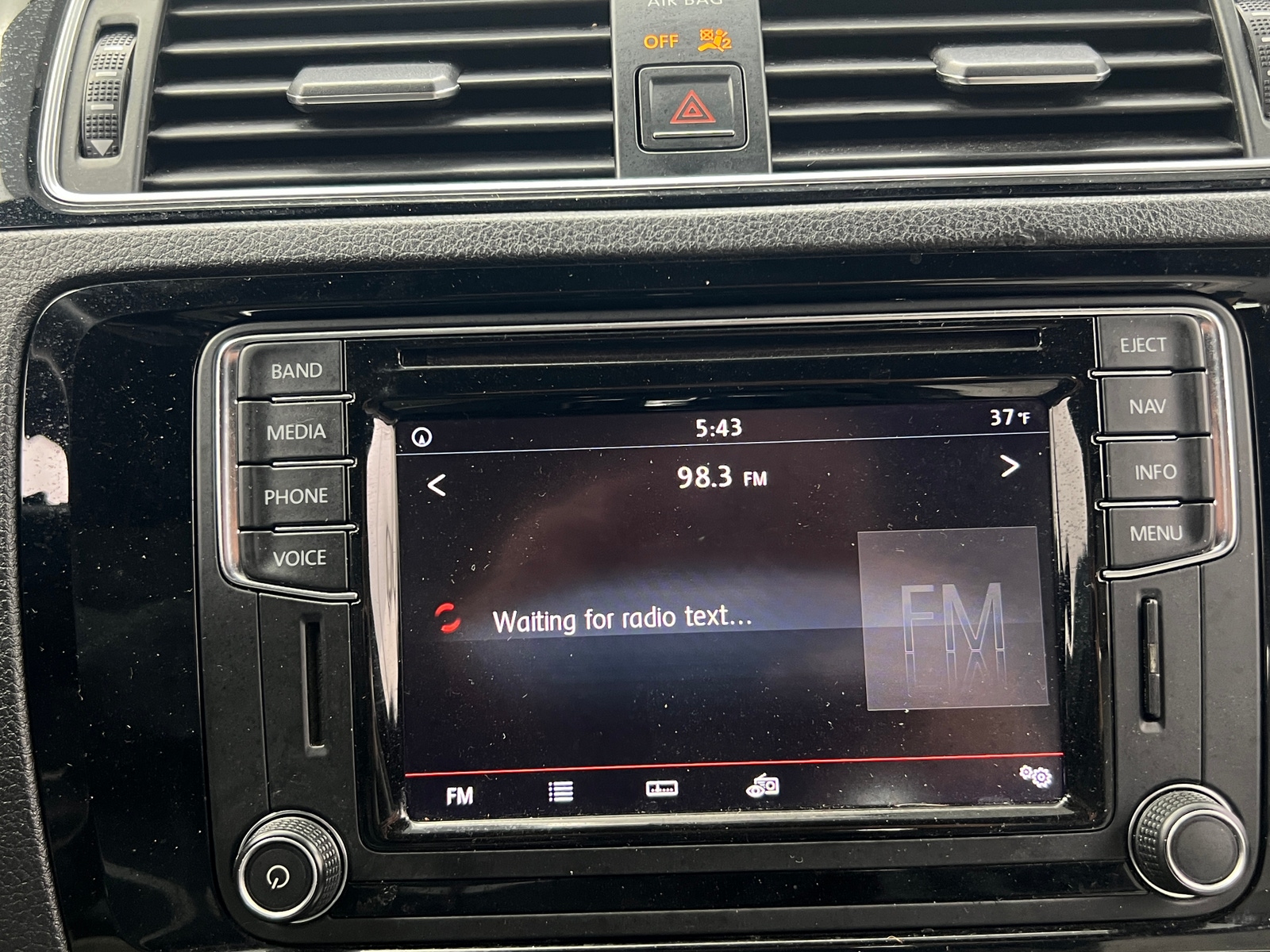 Thumbnail: 2017 Volkswagen Jetta - 3