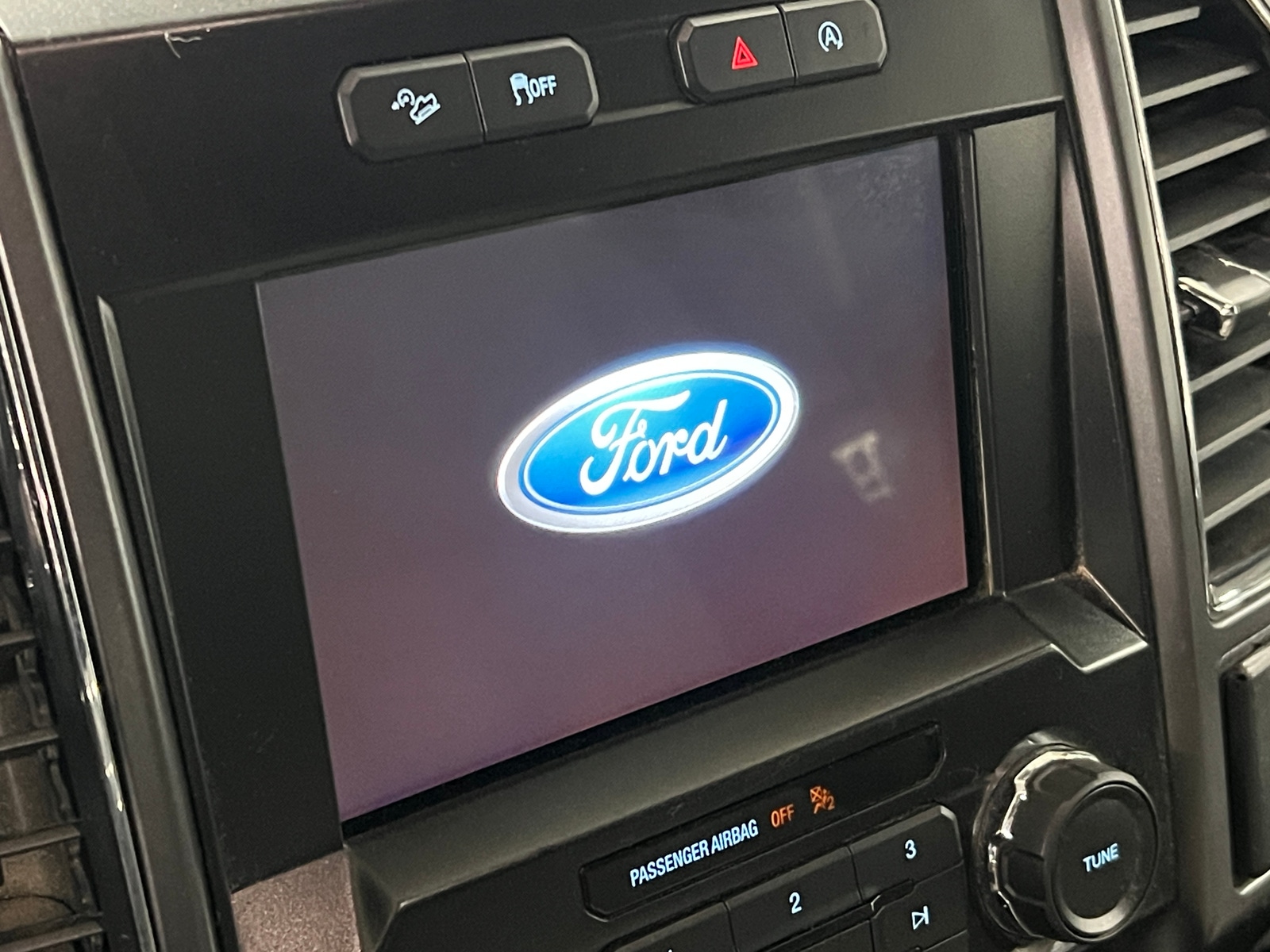 Thumbnail: 2017 Ford Econoline - 4