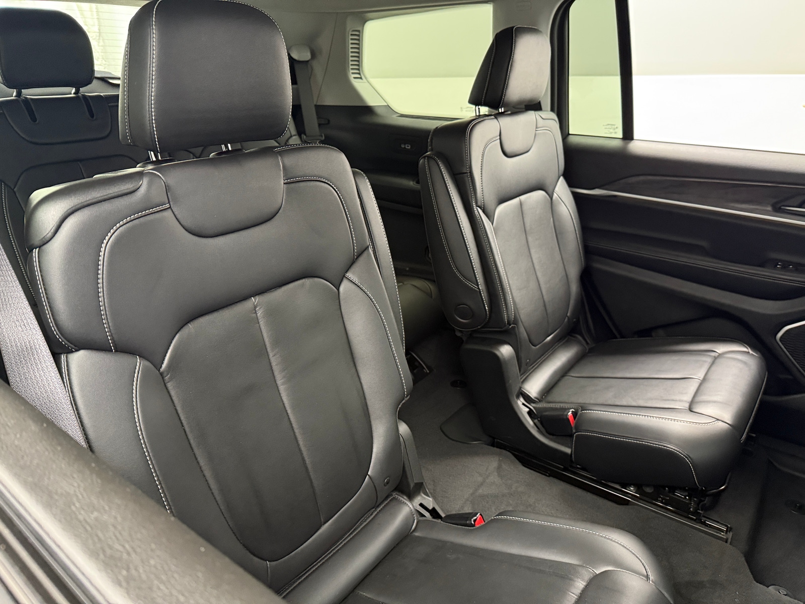 Thumbnail: 2022 Jeep Grand Cherokee L - 5