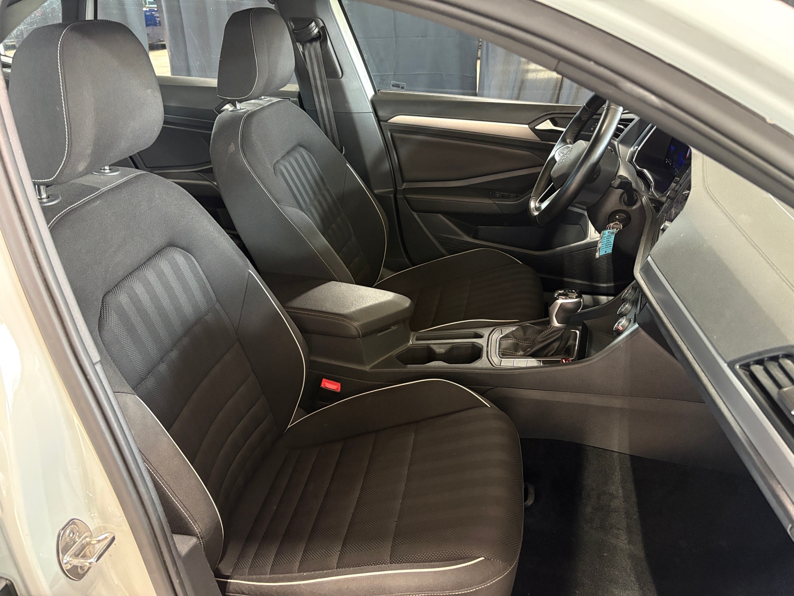 Thumbnail: 2023 Volkswagen Jetta - 2