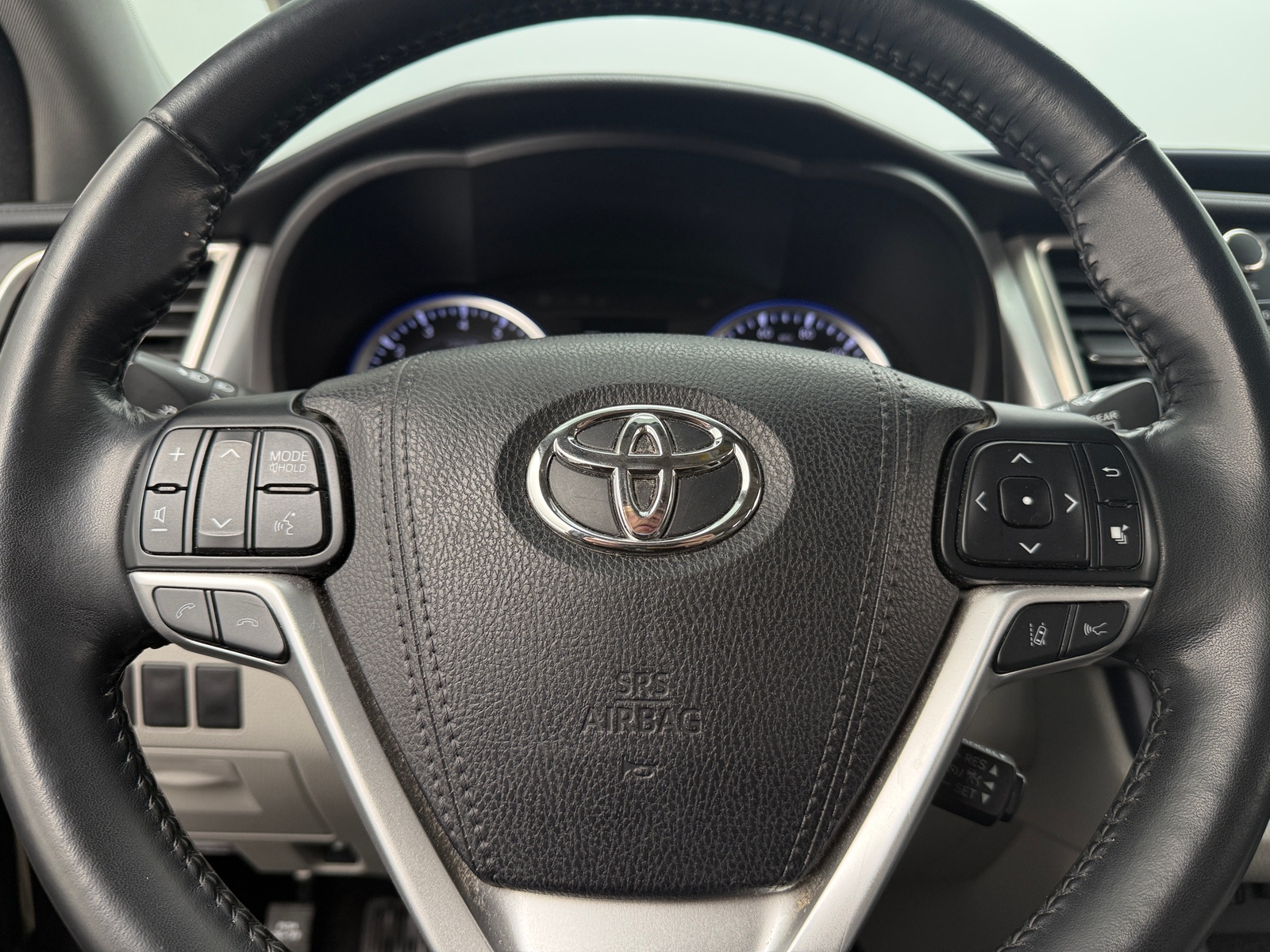 Thumbnail: 2018 Toyota Highlander - 4