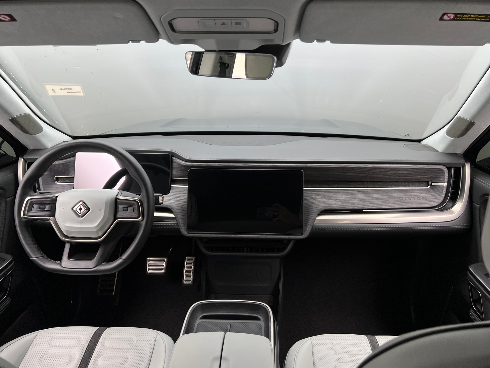 Thumbnail: 2024 Rivian R1S - 2