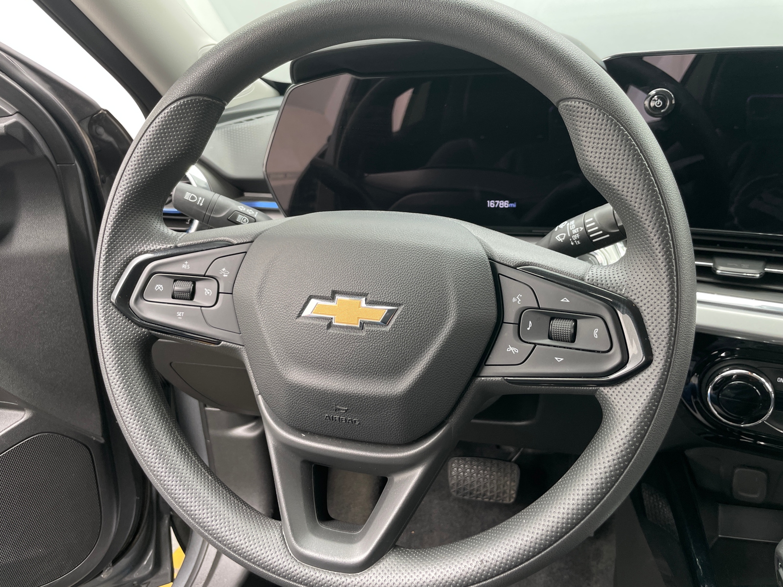 Thumbnail: 2025 Chevrolet Trax - 5